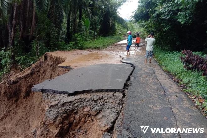 Jalan ke Talu Putus, Ada 11 Titik Longsor dari Simpang Empat