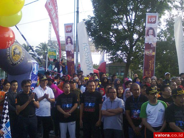 Jalan Sehat Flippers Meriahkan Padangpanjang