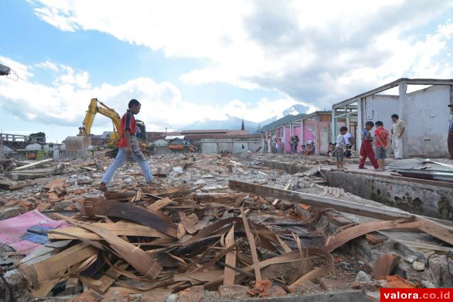 Proses Pembangunan Dimulai: Alat Berat Ratakan Pasar Pusat Padangpanjang