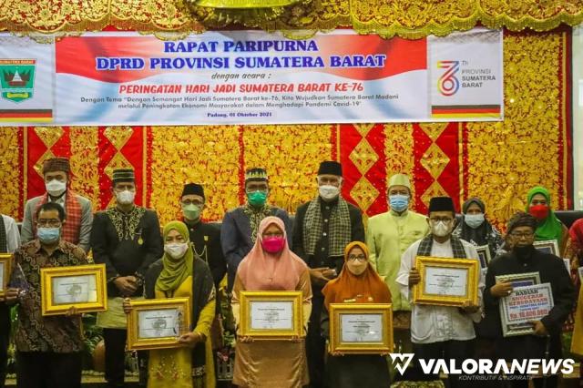 8 Tokoh Sumatera Barat Raih Anugerah Kebudayaan, Ini Daftarnya