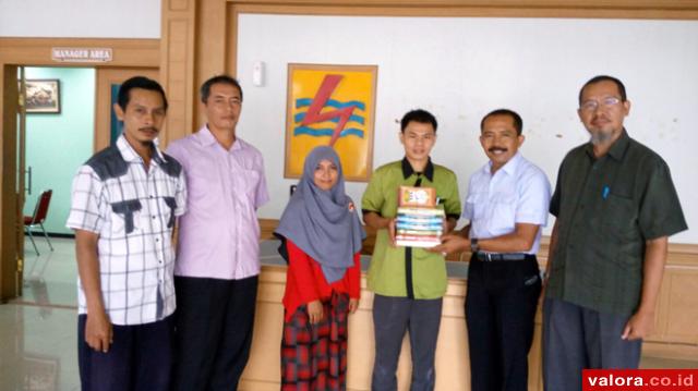 PT PLN Padang Donasikan Al Quran dan Iqra untuk Masyarakat Tubeket