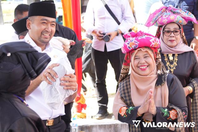 Ayam Gadang Hitam Tandai Peresmian Rumah Gadang Bundo Kanduang Sumatera Barat