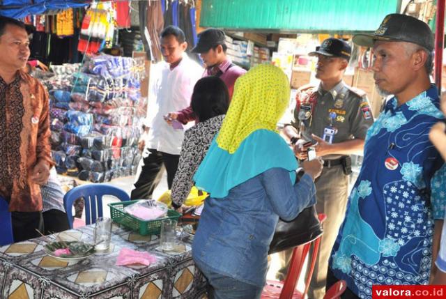 Kedapatan Makan Siang di Pasar: Wako Tipiring-kan Pedagang