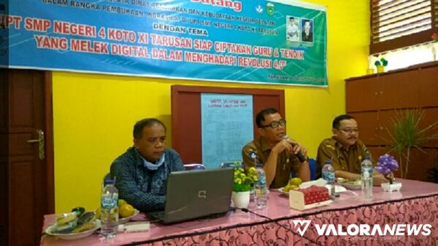 Gelar Workshop Secara Mandiri: Guru SMPN 4 Koto XI Tarusan Dilatih Manfaatkan Teknologi...