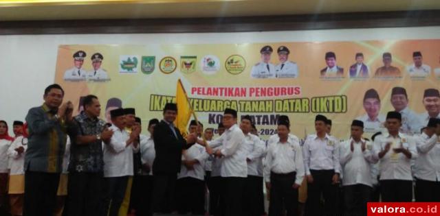 Zuldafri Darma Hadiri Pengukuhan IKTD Batam