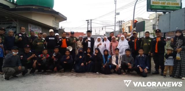 Marfendi Lepas Remaja dan Pengurus Masjid Prisma Antarkan Bantuan bagi Korban Gempa Pasbar