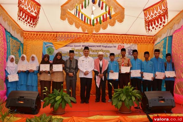 Wabup Agam Berikan Reward bagi Santri Berprestasi MTI Pasir