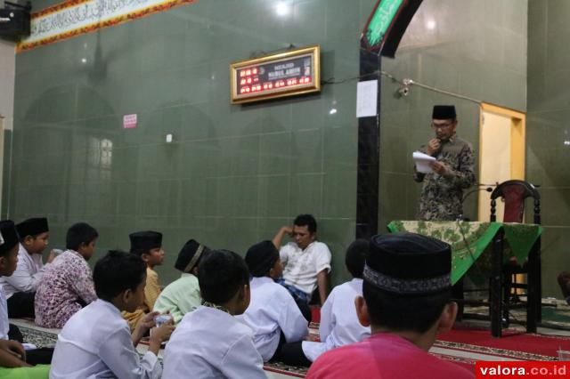 Asnel Tutup Pesantren Ramadhan di Masjid Nurul Amin