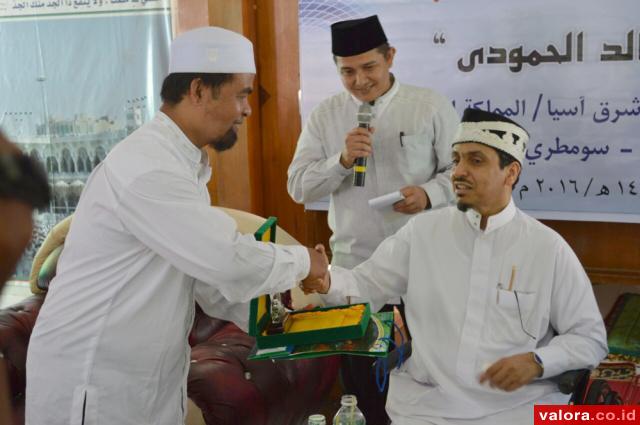 Syeikh Chalid Al Hamudi Janjikan Lulusan Cumlaude Arrisalah Kuliah di Madinah