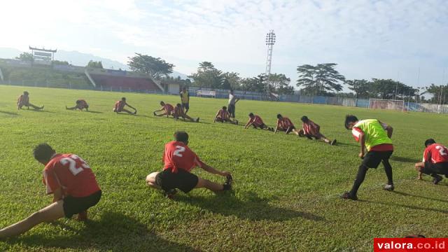 Skuad PSP Padang Ikuti Sesi Latihan Stamina Jelang Hadapi Limkos FC