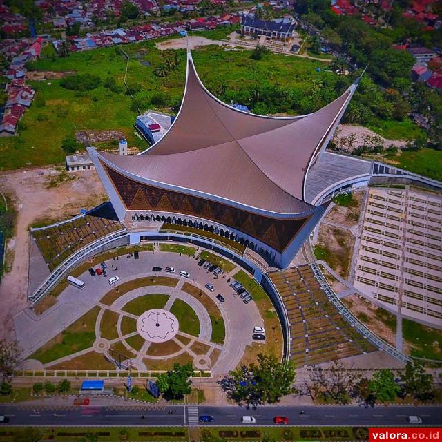 Gempa Rusakan Lift Kantor Balaikota dan Lepaskan Pengait Lampus Hias Masjid Raya