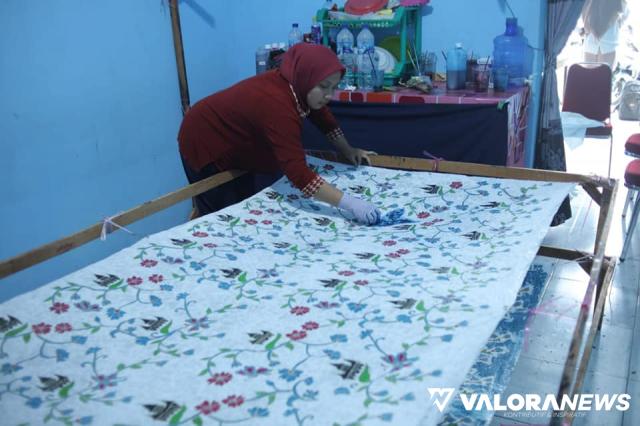 UMKM Batik Rang Minang Lahirkan Motif Kembali ke Surau