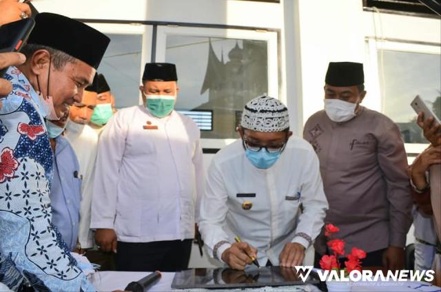 Hendri Septa Resmikan Gedung TPQ/TQA Masjid Baitul Mukminin Bariang