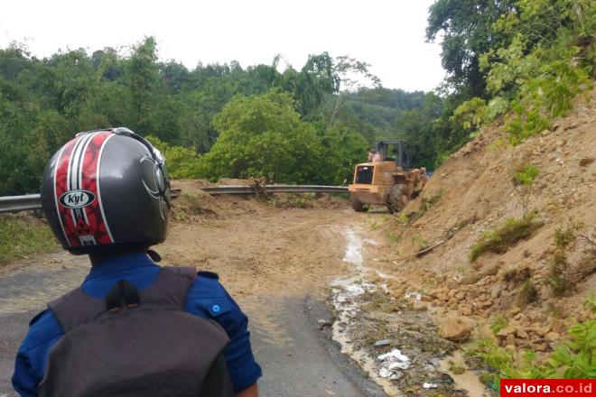 Jalan Terban, Bukittinggi-Lubukbasung via Padanglua Tak Bisa Dilewati