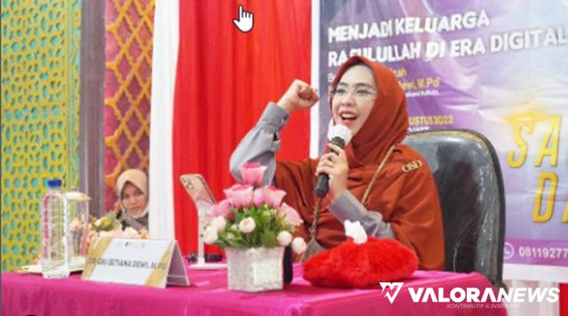 Ponpes Kauman Hadirkan Ustazah Oki Setiana Dewi ke Padang Panjang 7 September 2022