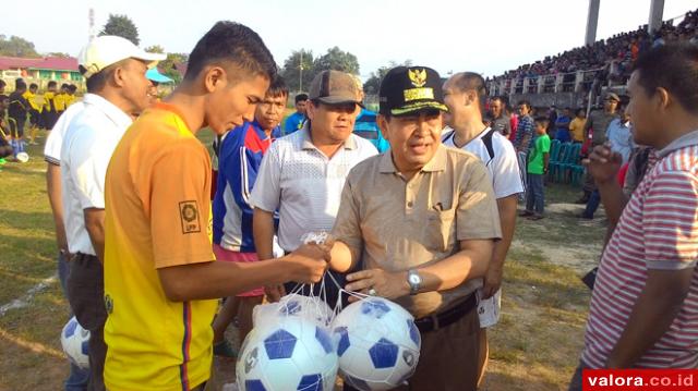 Pembukaan Eksebisi Segitiga Emas: Wako Serah Lisensi C1 Wasit dan Bantuan Bola Kaki