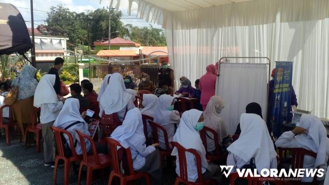 Polres Bukittinggi Gelar Vaksinasi Presisi di Masjid Jamik