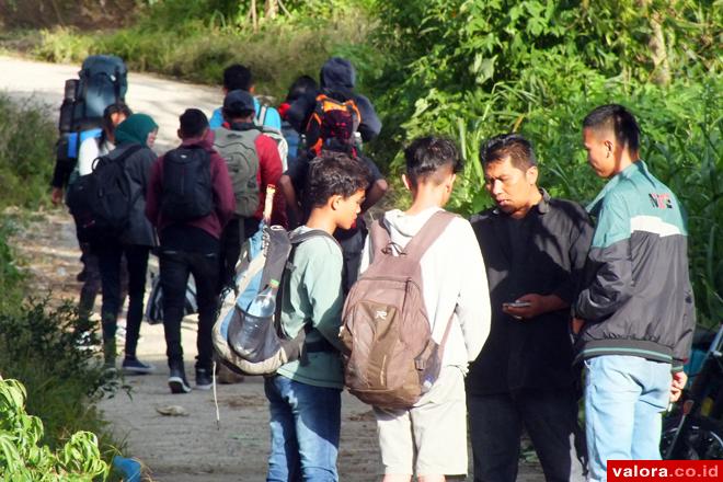 Naik dari Badorai, Lima Pendaki Marapi Tersesat