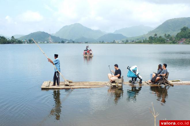 Penyanyi Bule 'Nasi Padang' Diharapkan Gubernur Dukung Sumbar di Halal Tourism Award 2016