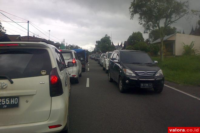 Hari Balai di Pasar Koto Baru, Macet Sampai Terminal Busur Padangpanjang