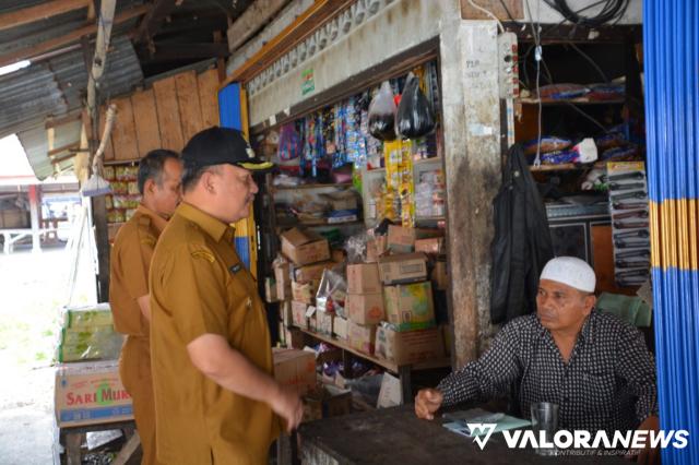 Irwan Fikri Sidak Ketersediaan Minyak Goreng Rakyat Dua Pedagang Grosir di Lubuk Basung