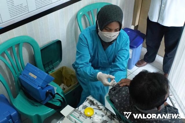 Hari Pertama Layanan Vaksin di Kelurahan, 667 Warga Padang Panjang Divaksinasi