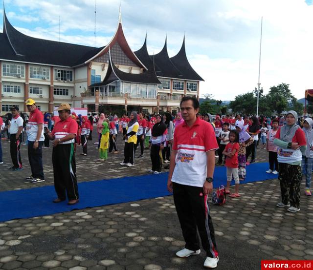 Jalan Sehat KPU Pessel Bertabur Door Prize