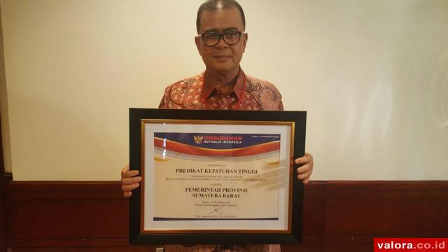 Kepatuhan Tinggi, Sumbar Diganjar Award oleh Ombudsman RI