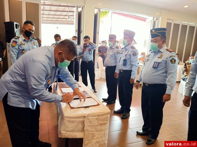 Sertijab Kalapas Muaro dan Rutan Padang: Andhika Wajibkan Setiap Pegawai Kemenkumham Ikut...