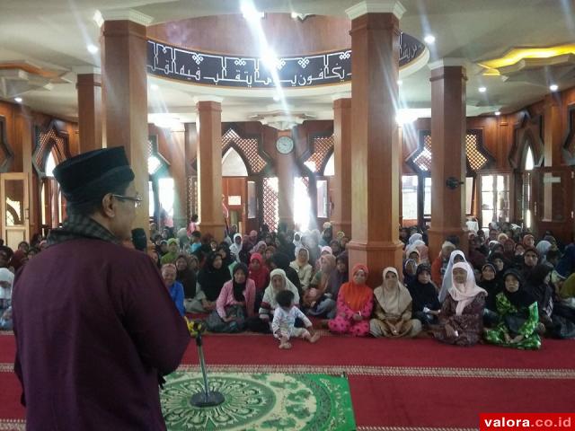 Perantau Indo Jalito Salurkan Zakat Rp100 Juta