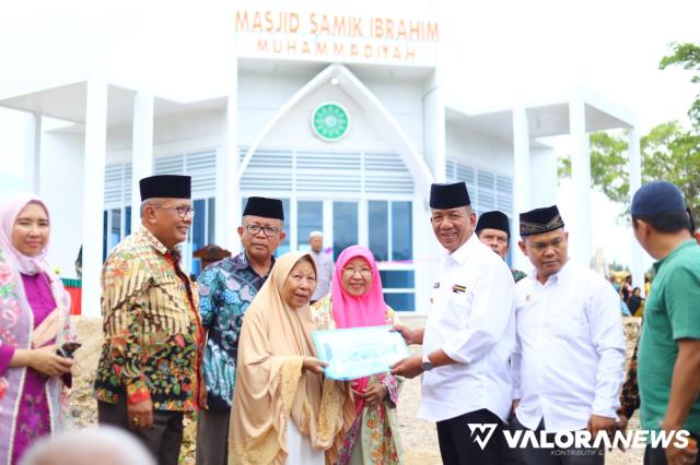 Bupati Pessel Resmikan Masjid Samik Ibrahim di Sutera