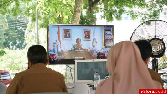 Wabup Tanahdatar Ikuti Briefing Percepatan Penanganan Covid19 Bersama Mendagri