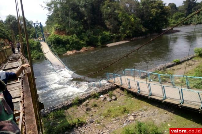 Jembatan Rajang Putus, 1.400 Warga Padang Limau Sundai Terisolasi