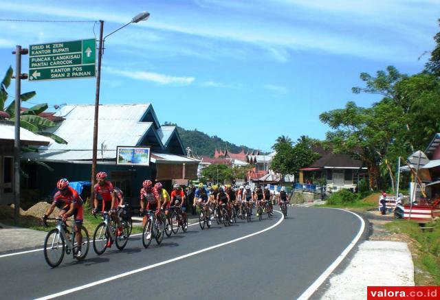 230 Pebalap TdS Berpacu dari Pantai Carocok Painan