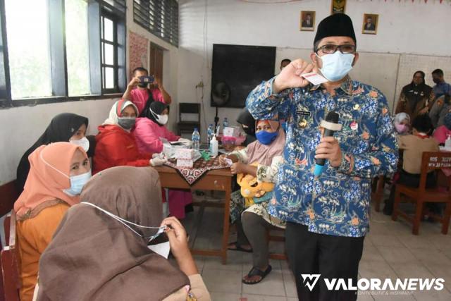 Persiapan Belajar Tatap Muka, Ratusan Siswa SMPN 33 Padang Ikuti Vaksinasi