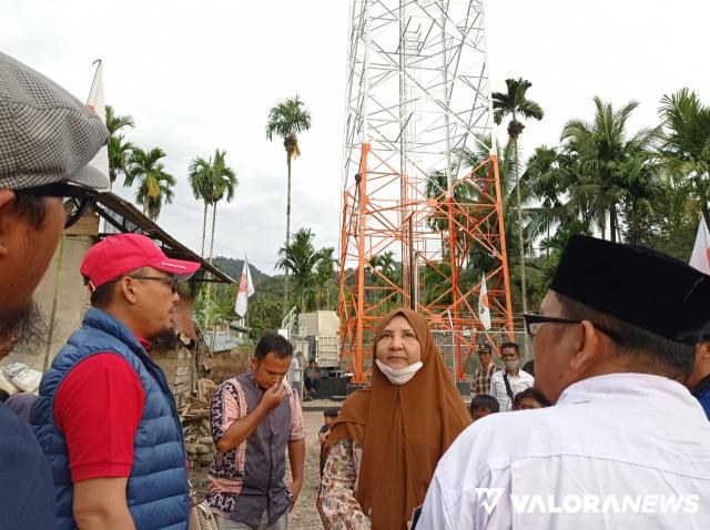 Nevi Zuairina Dukung Pembangunan Tower Telkomsel di Bonjol