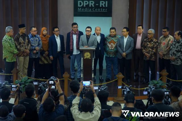 8 Fraksi DPR RI Minta MK Pertahankan Proporsional Terbuka dan KPU Diingatkan Taat Undang...