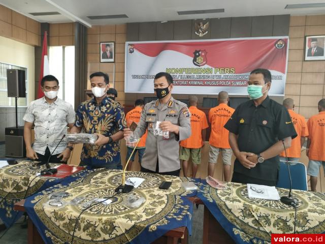 Polda Sumbar Tangkap 5 Penambang Emas Ilegal di Pasaman