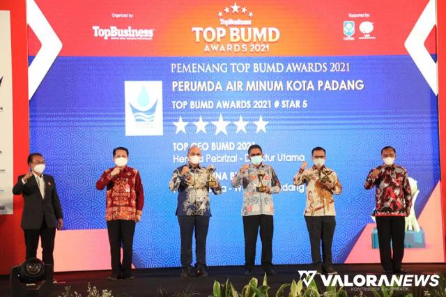 Wako Padang Dinobatkan sebagai Top Pembina BUMD Award 2021