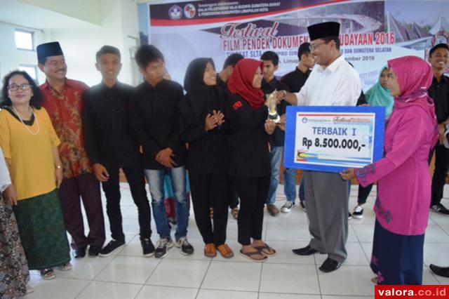 SMAN 1 Kecamatan Payakumbuh Juara 1 Festival Film