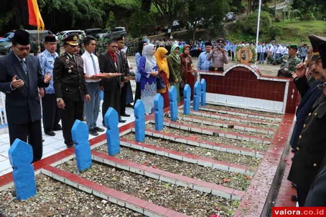 Irfendi Ziarah Kemakam Pahlawan Lurah Kincir di Hari Pahlawan