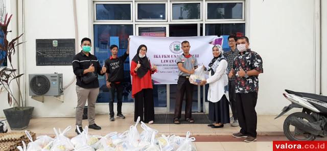 DPP IKA FKM Unand Salurkan 30 Paket Sembako untuk Mahasiswa Terdampak Covid19