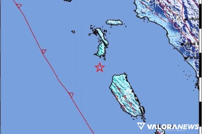 Warga Mentawai dan Padang Mengungsi Pasca Gempa 7.3 SR, BMKG: Tsunami 50 Cm