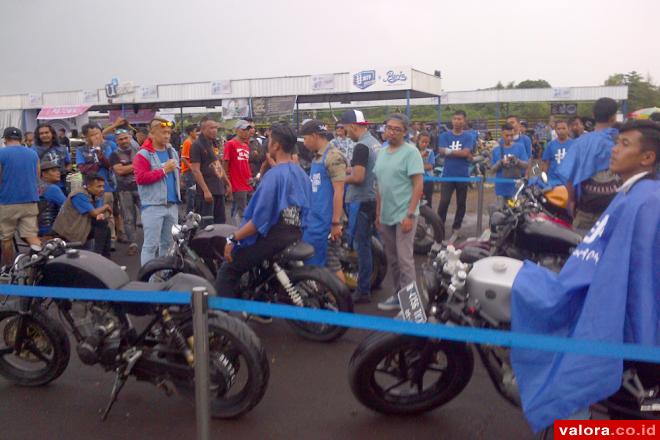 Barber On Bike pada Unity Pitstop Padang Ditingkahi Hujan