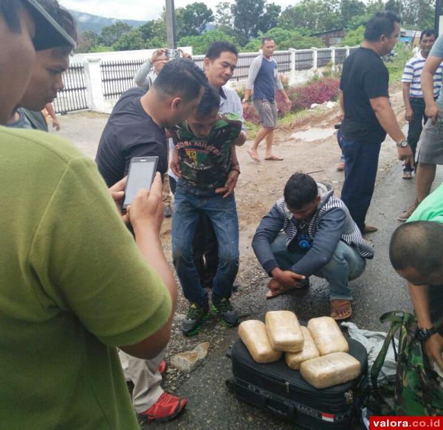 Dua Kurir Ganja Berkostum Tentara Dicokok Intel Korem