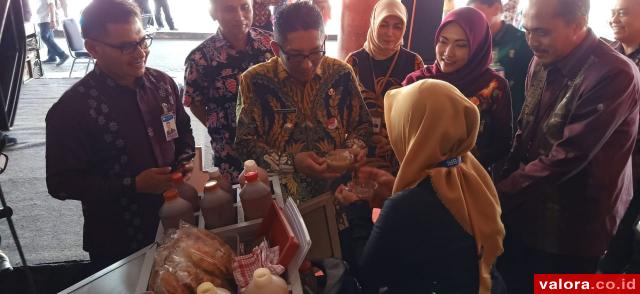 BI Sumbar Luncurkan QRIS di Pasar Raya Padang