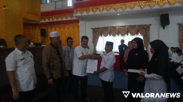 Bupati Pasbar Serahkan SK 350 PPPK Guru  Tahap I Formasi 2021