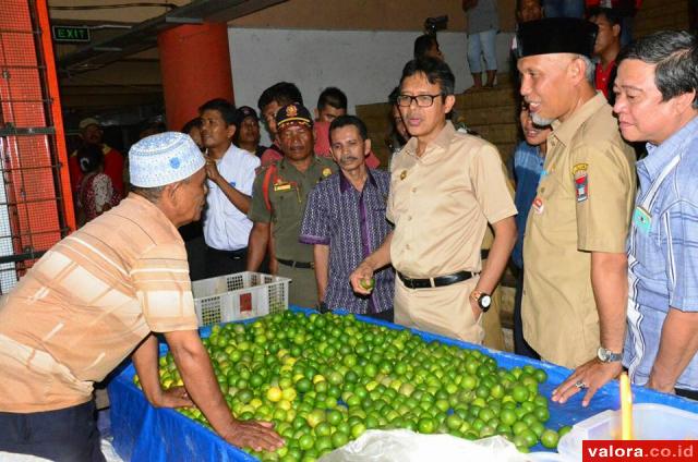 Gubernur Resmikan 4 Blok Pasar Raya Padang