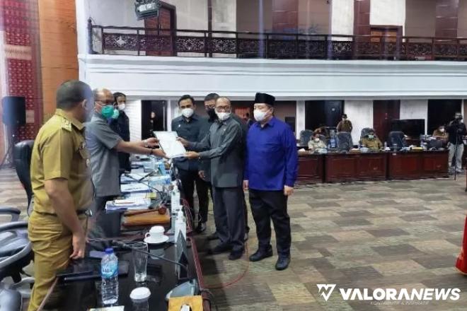 Kisruh Surat Sumbangan Bertandatangan Gubernur, 17 Anggota DPRD Sumbar Usulkan Hak Angket