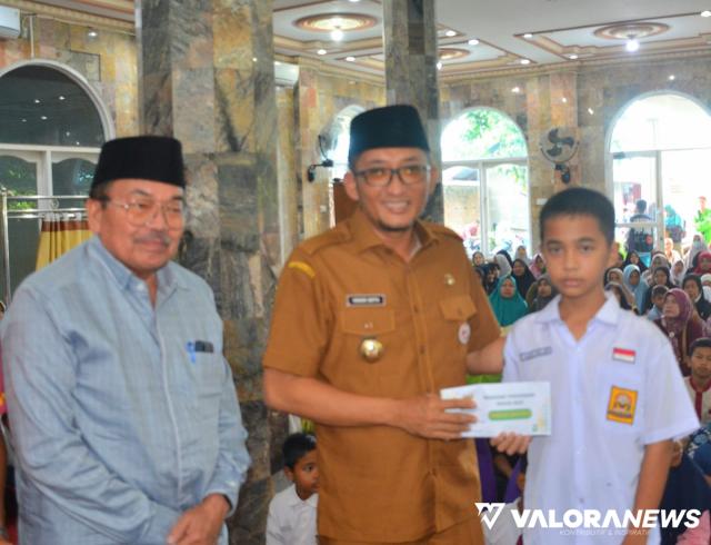 243 Murid SD dan SMP di Nanggalo Terima Beasiswa Baznas